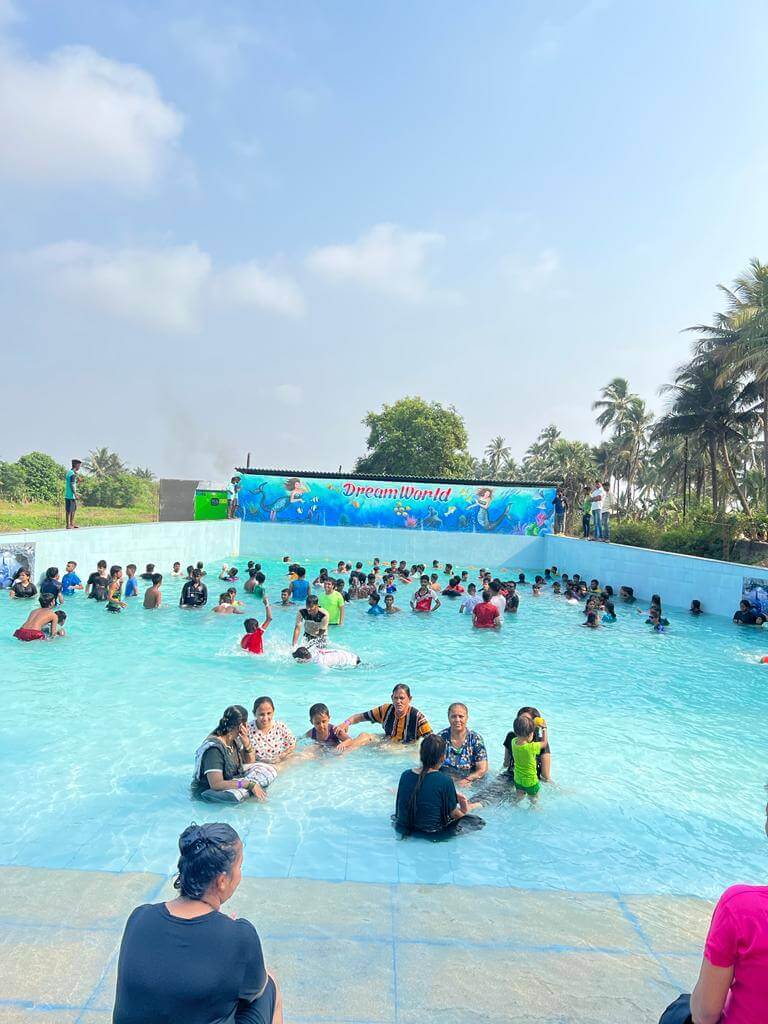 Dreamworld Water Park – The Garuda Five Star Business Class Hotel